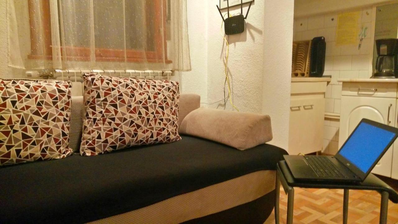One Bedroom Apartment French Embassy Бухарест Экстерьер фото
