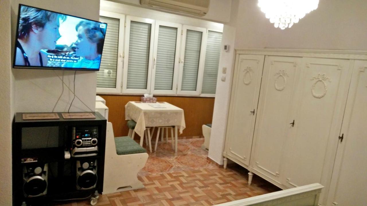 One Bedroom Apartment French Embassy Бухарест Экстерьер фото