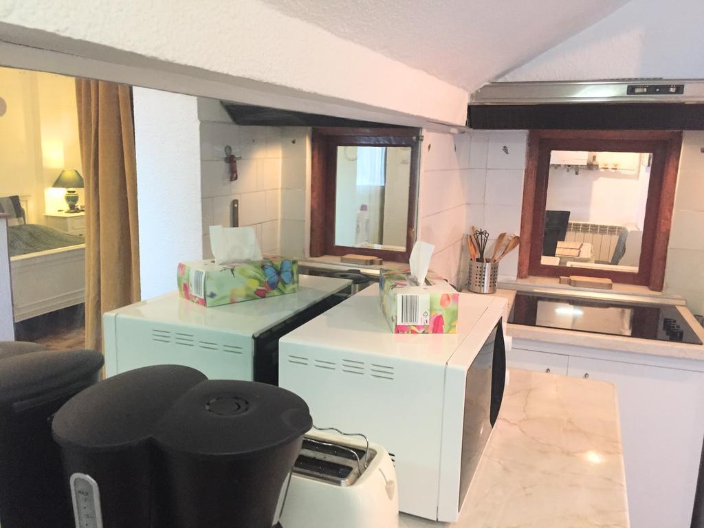 One Bedroom Apartment French Embassy Бухарест Экстерьер фото