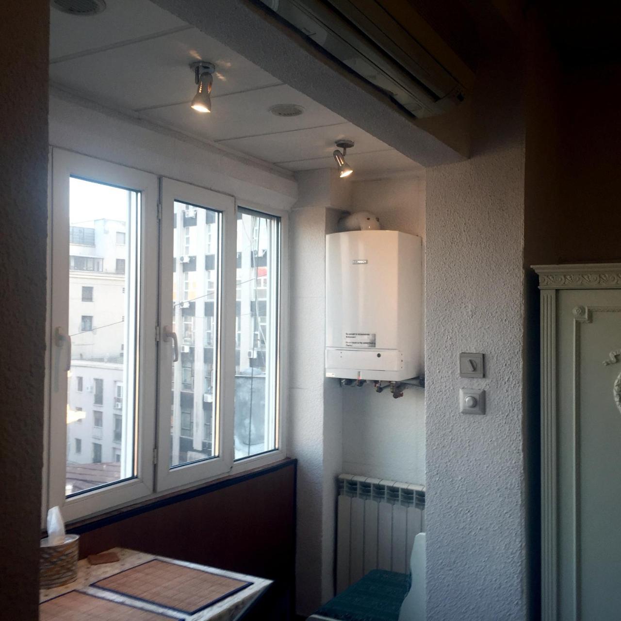 One Bedroom Apartment French Embassy Бухарест Экстерьер фото