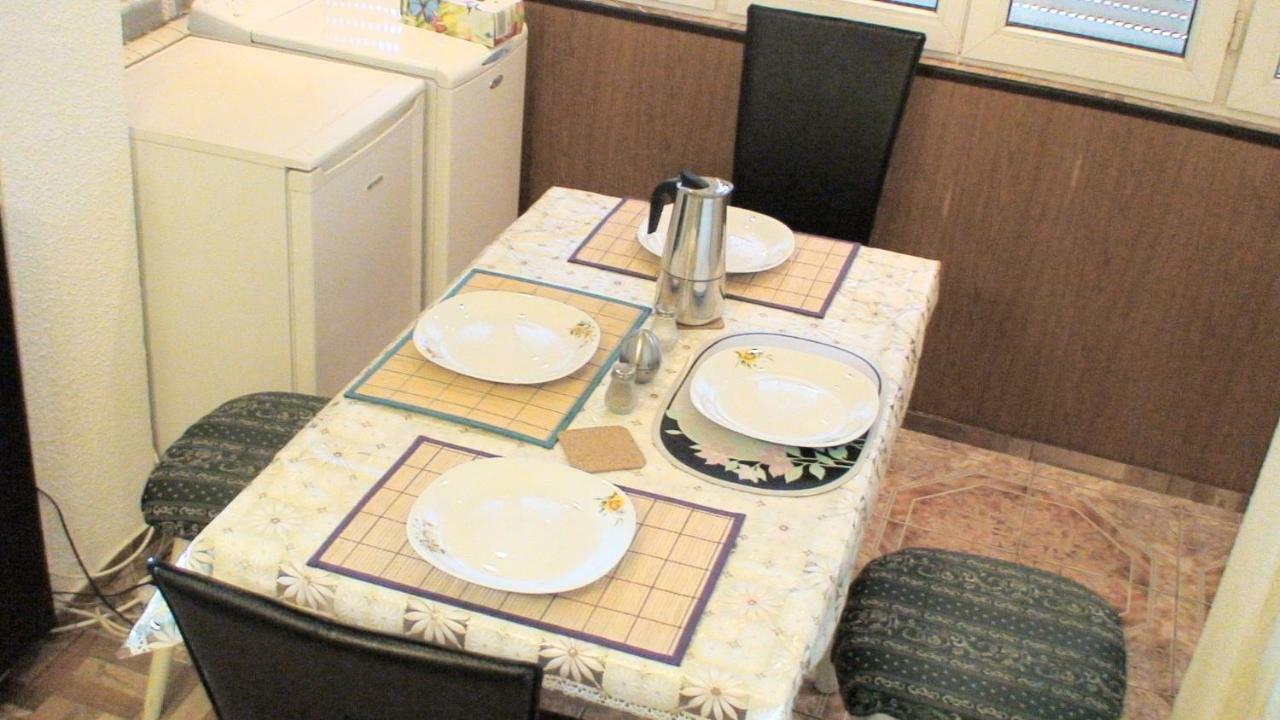 One Bedroom Apartment French Embassy Бухарест Экстерьер фото