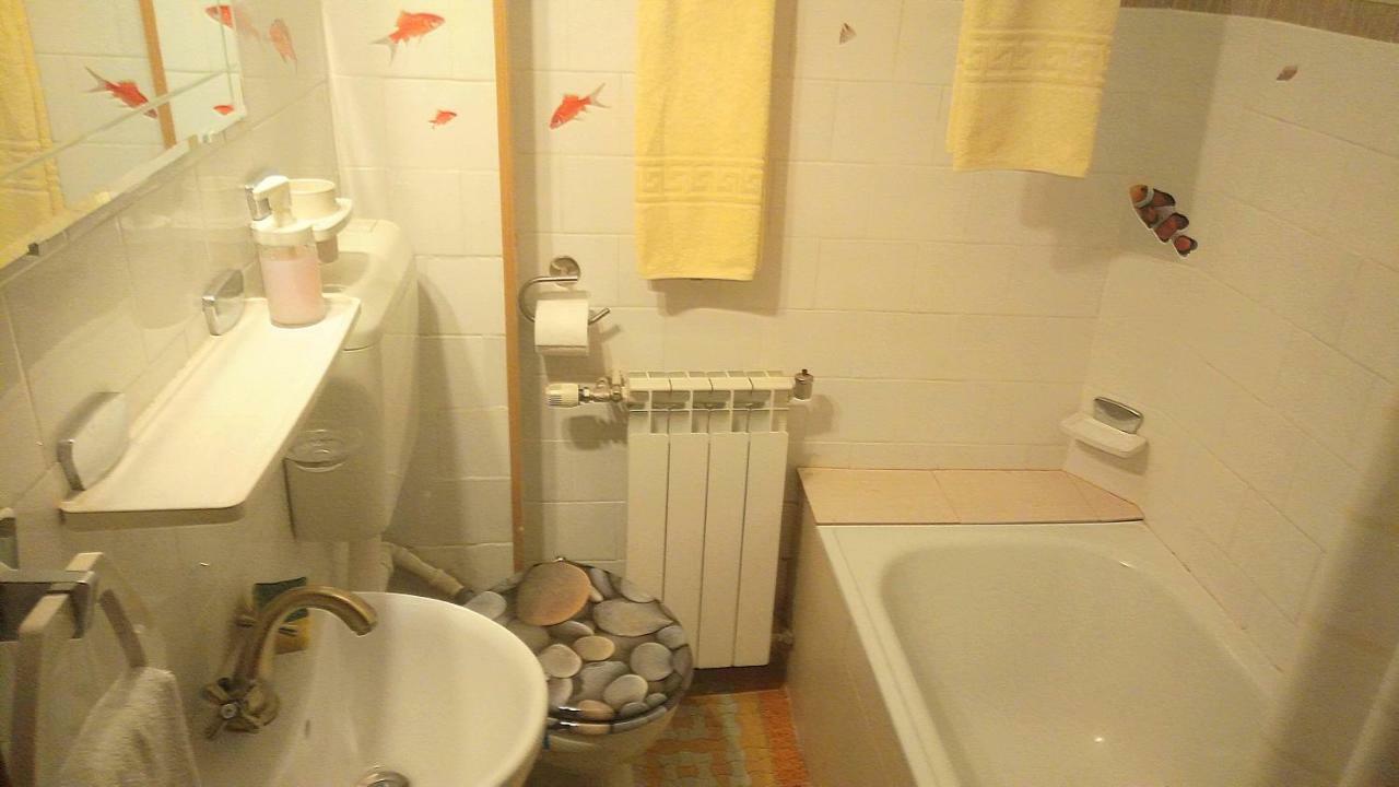 One Bedroom Apartment French Embassy Бухарест Экстерьер фото